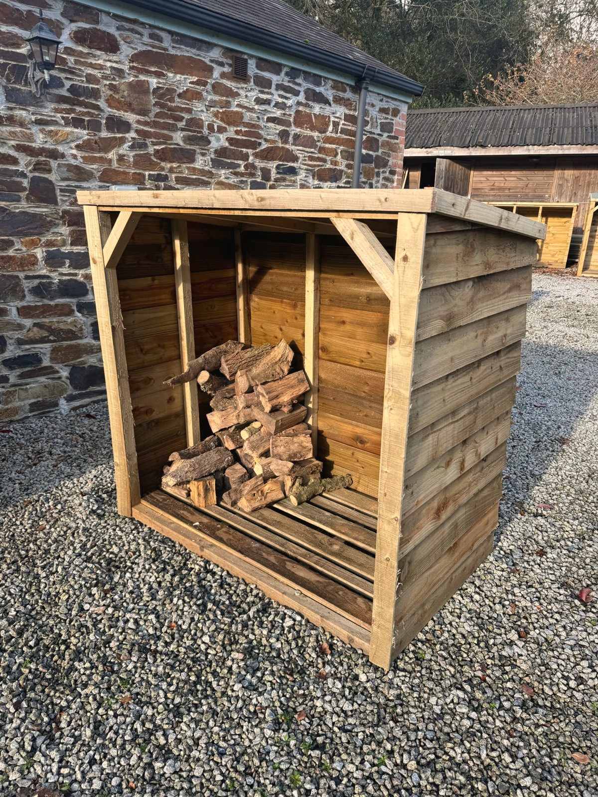 Medium Featheredge Log Store in heavy tanalised timber